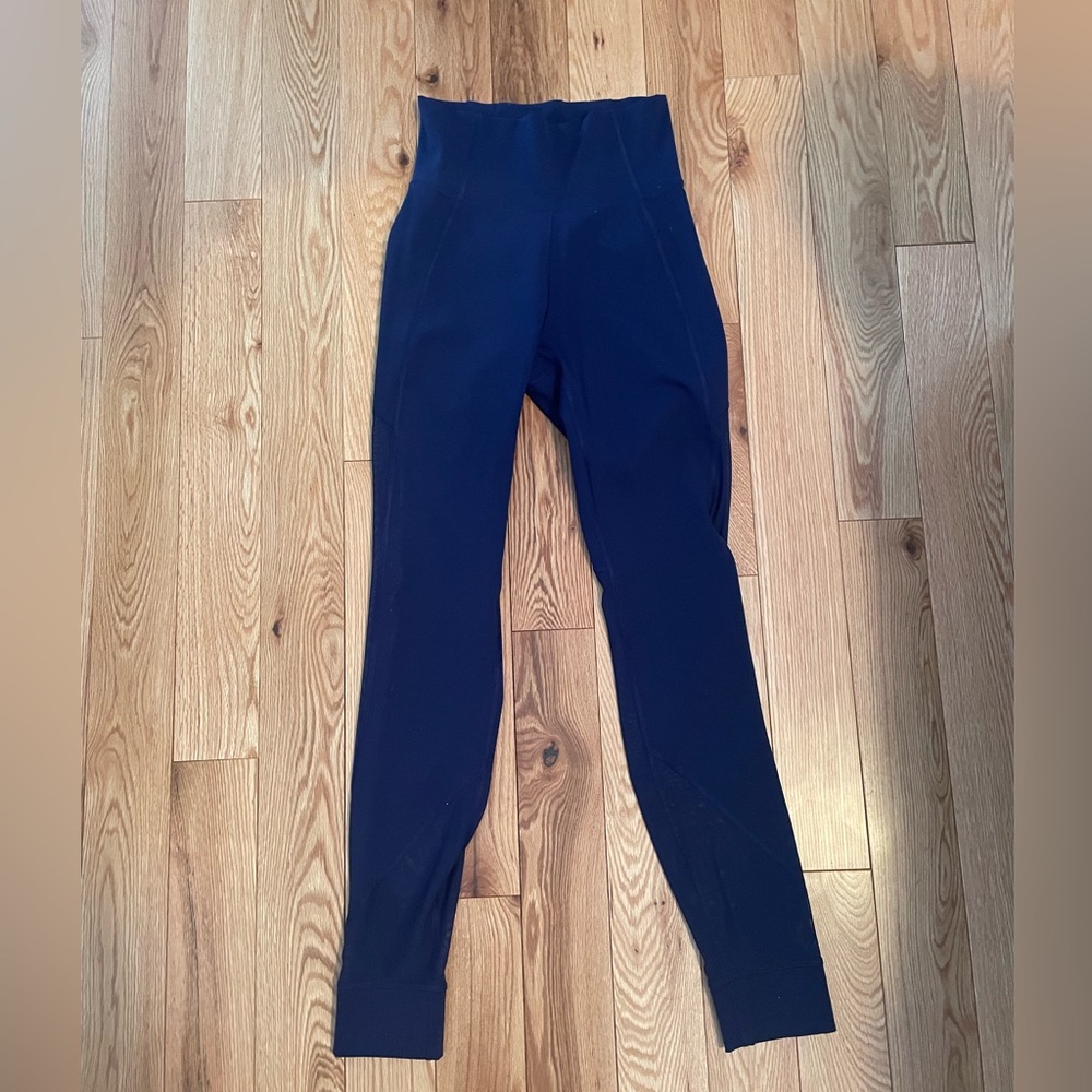 Lululemon Blue Leggings with Mesh size 4. Barley worn.